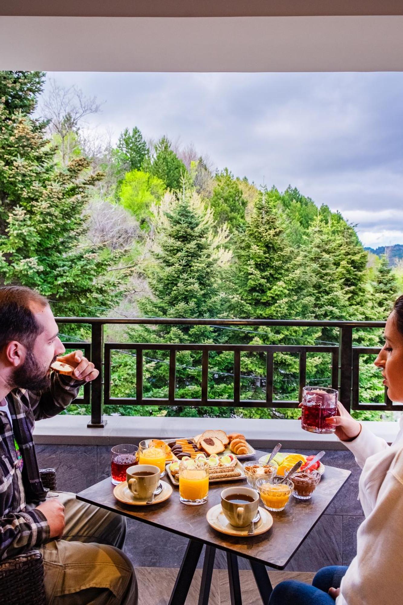 Floara Di Munte Forest Luxury Suites Maçova Dış mekan fotoğraf